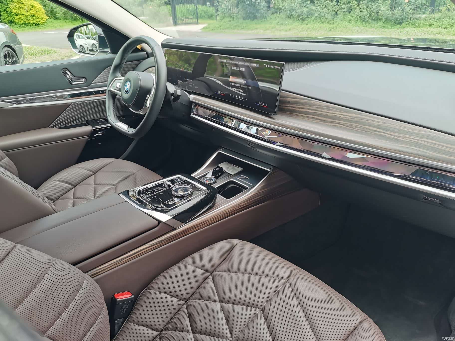 BMW i7, 2025 18
