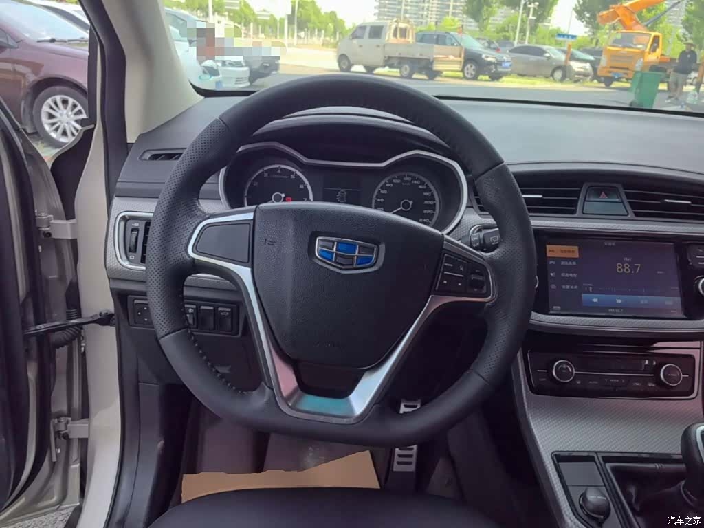Geely Emgrand, 2017 11