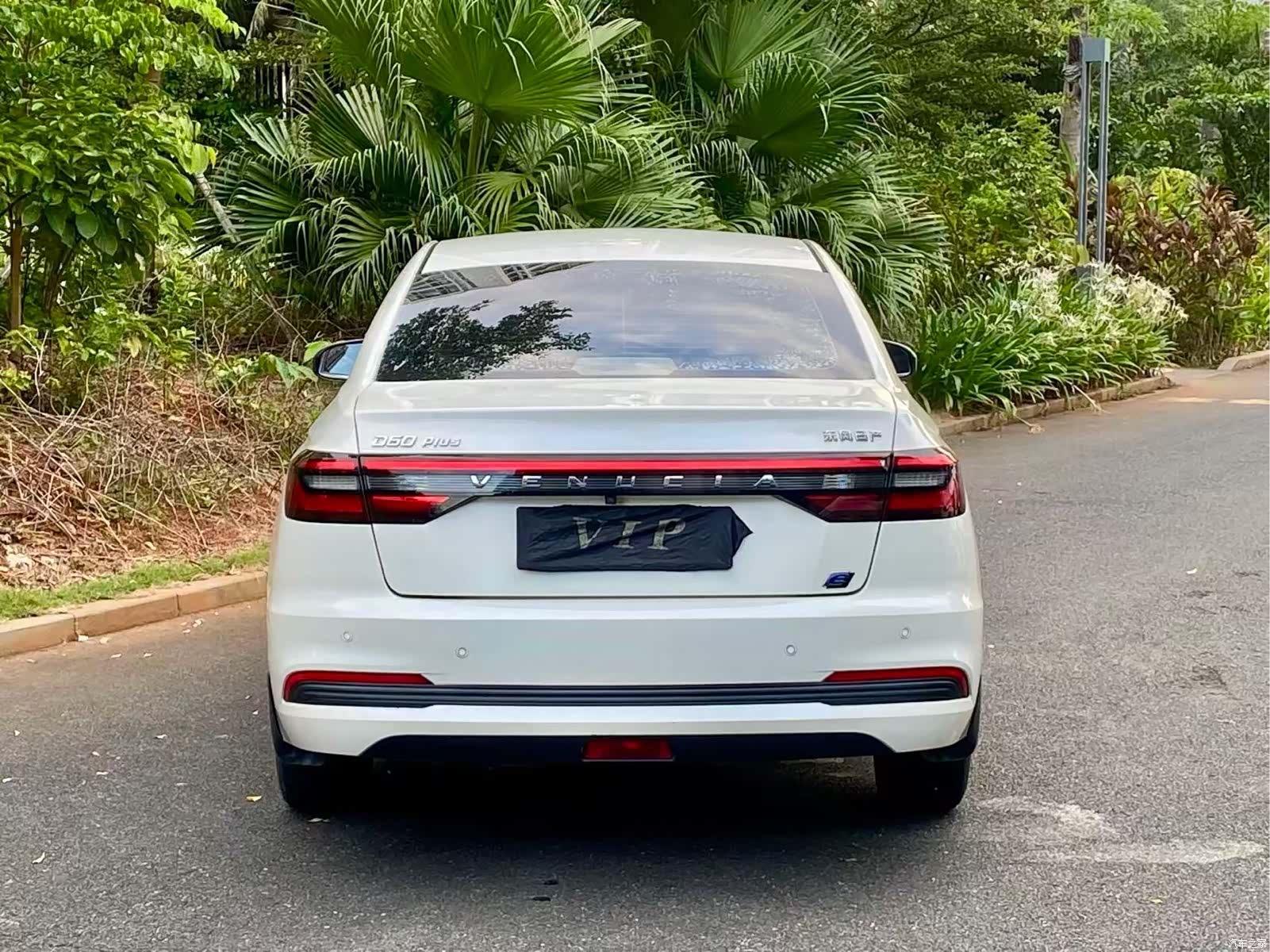 Nissan D60EV, 2022 17