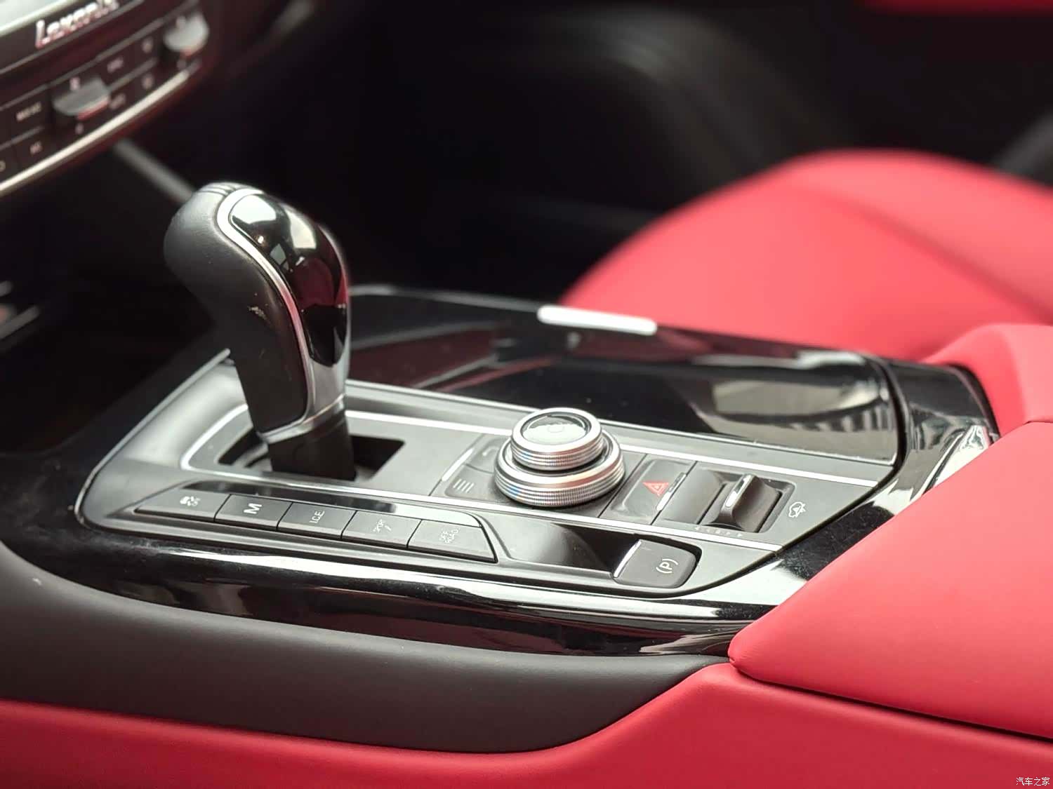 Maserati Levante, 2018 6