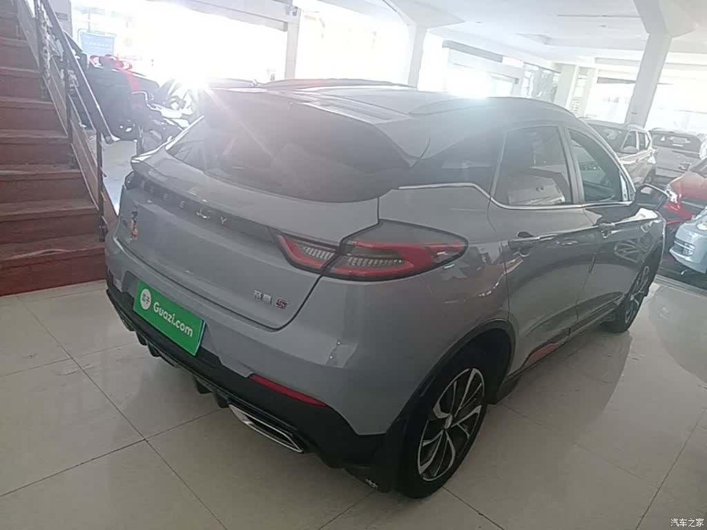 Geely Emgrand, 2022 7