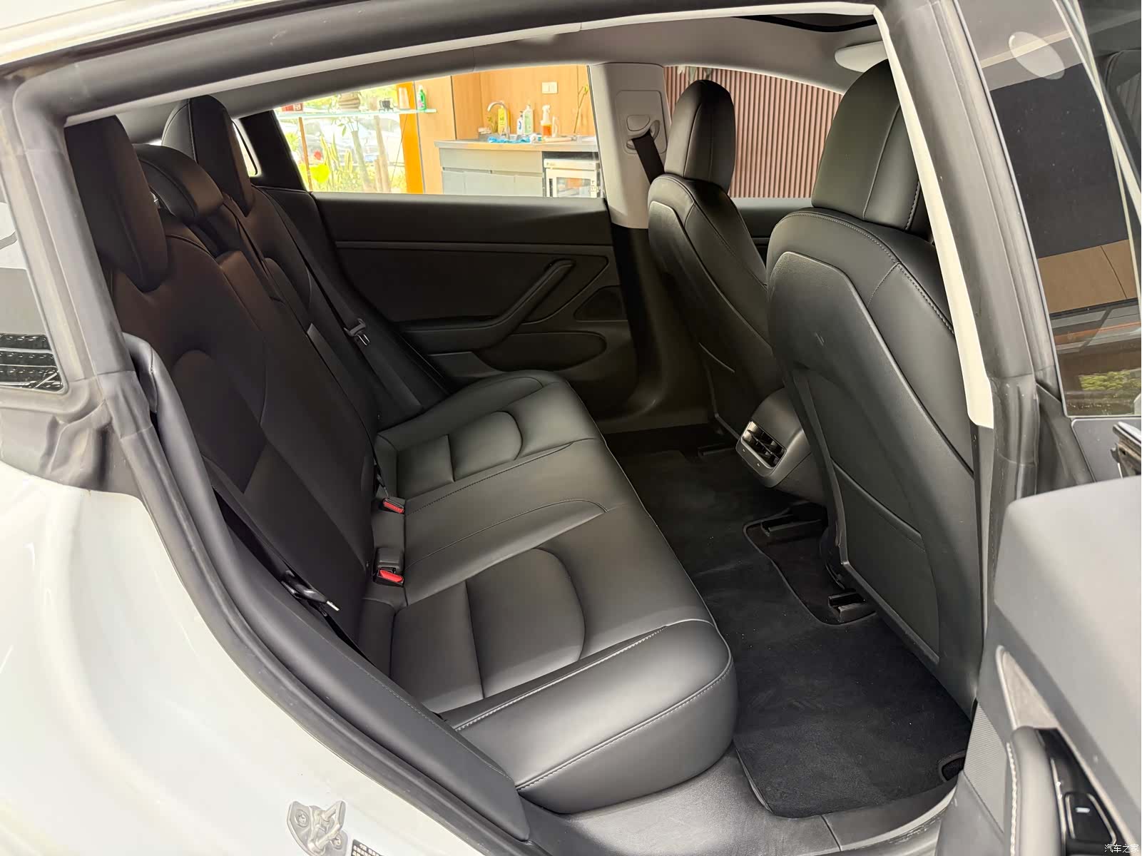 Tesla Model 3, 2020 24
