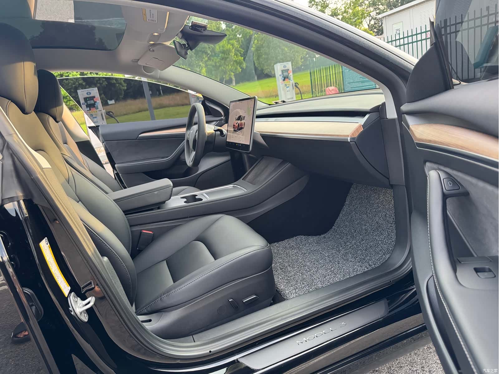 Tesla Model 3, 2022 11