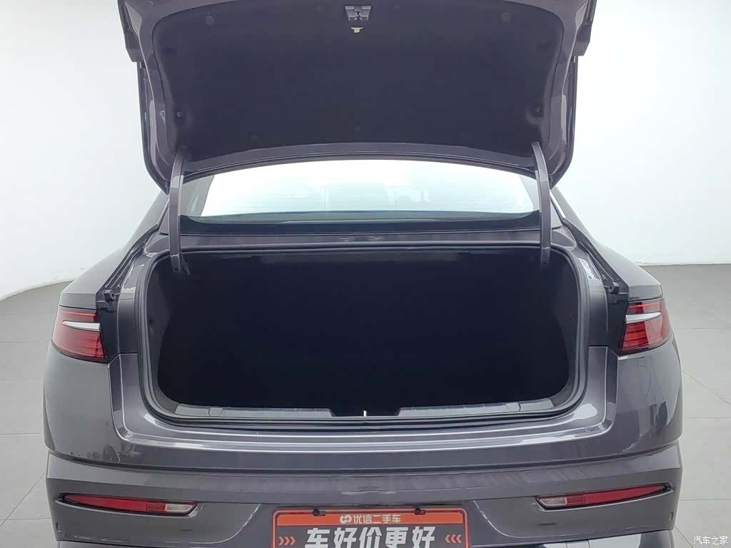 Geely Preface, 2025 16