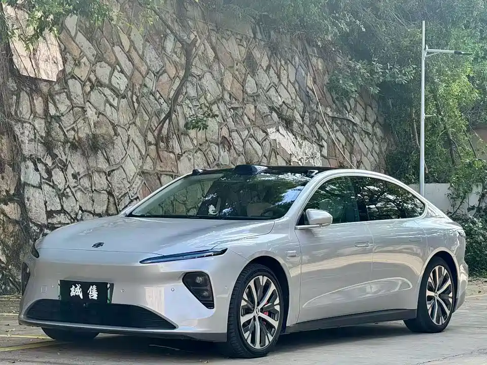 NIO ET7