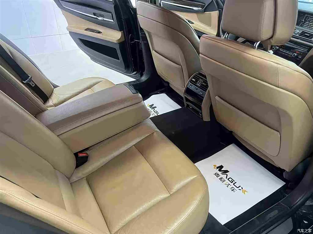 BMW 7 Series, 2013 11