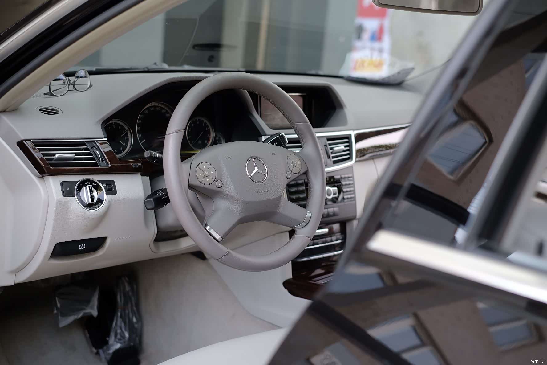 Mercedes-Benz E-Class, 2012 26
