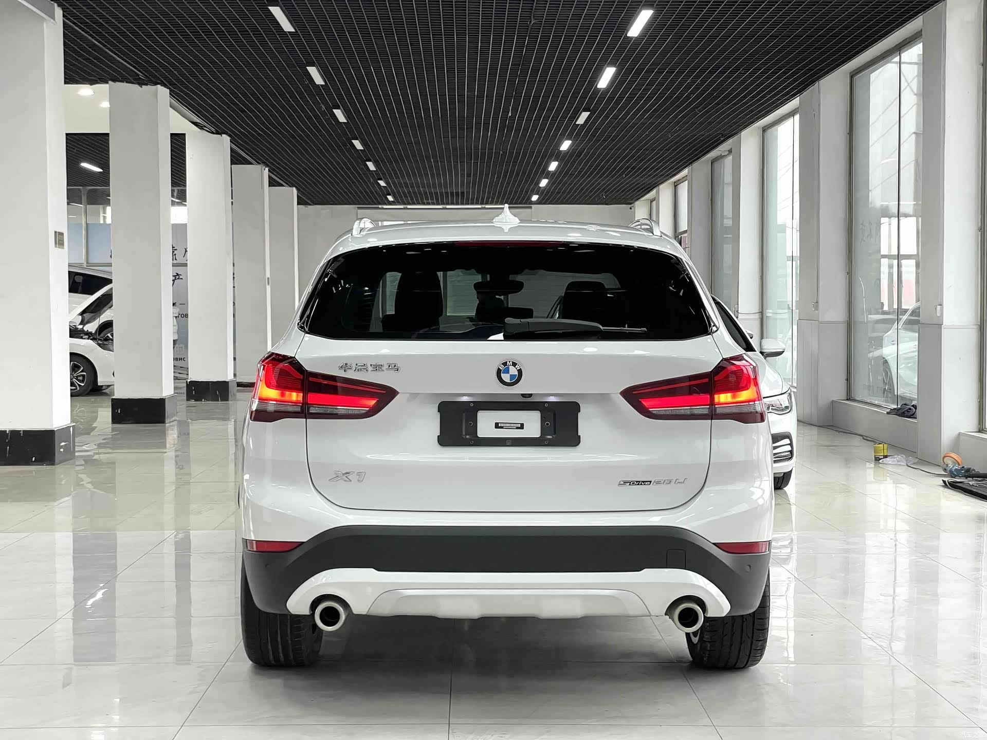 BMW X1, 2023 все фото
