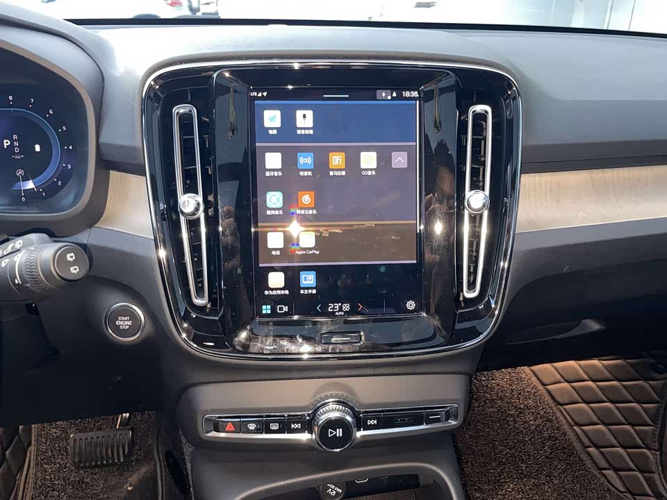 Volvo XC40