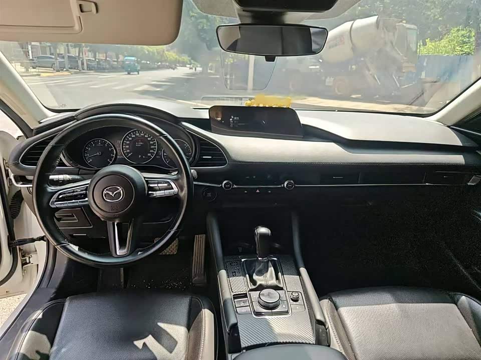 Mazda 3 Angkesaila