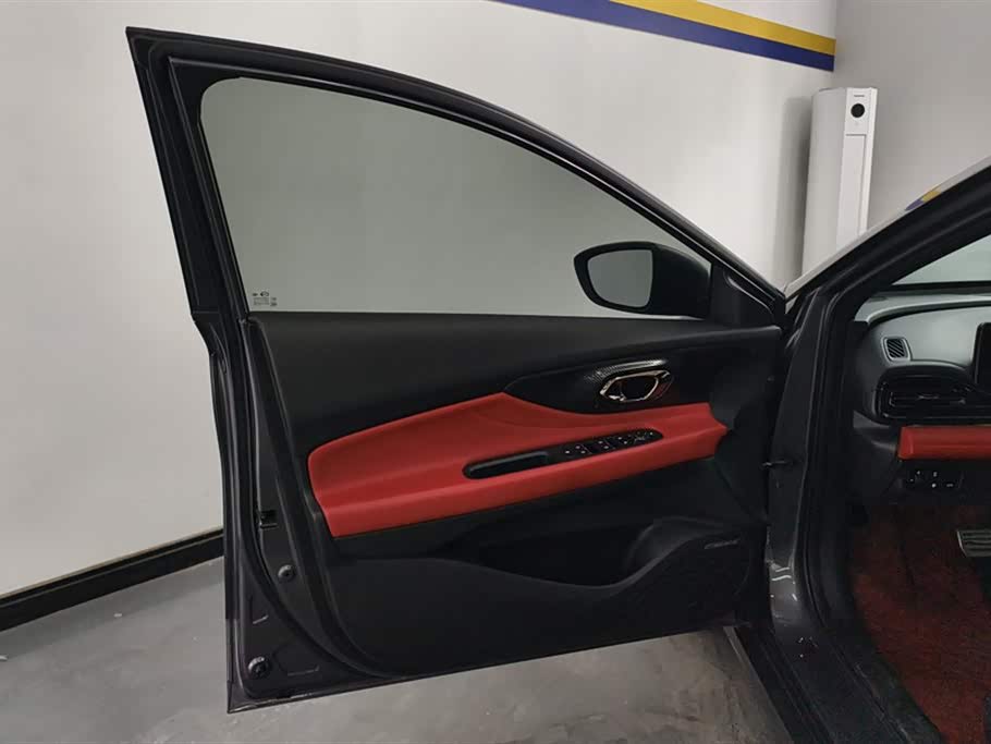 Trumpchi Shadow Leopard