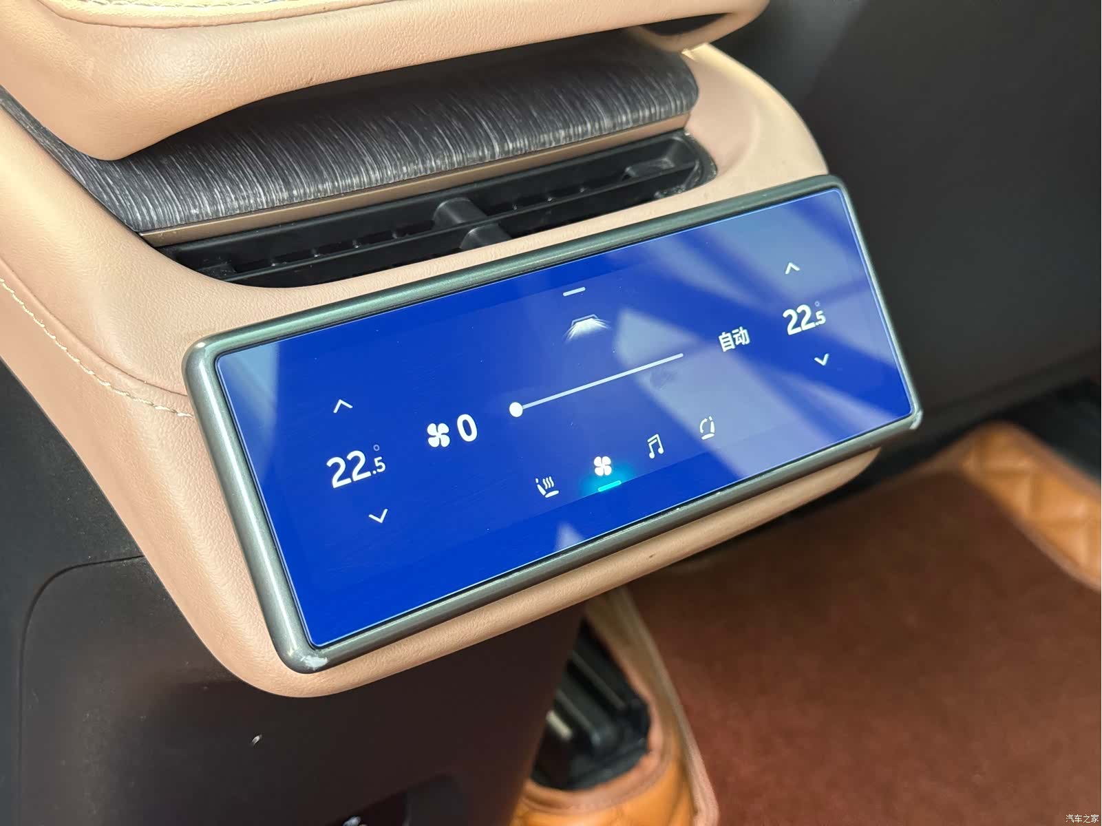 NIO ES6, 2023 11
