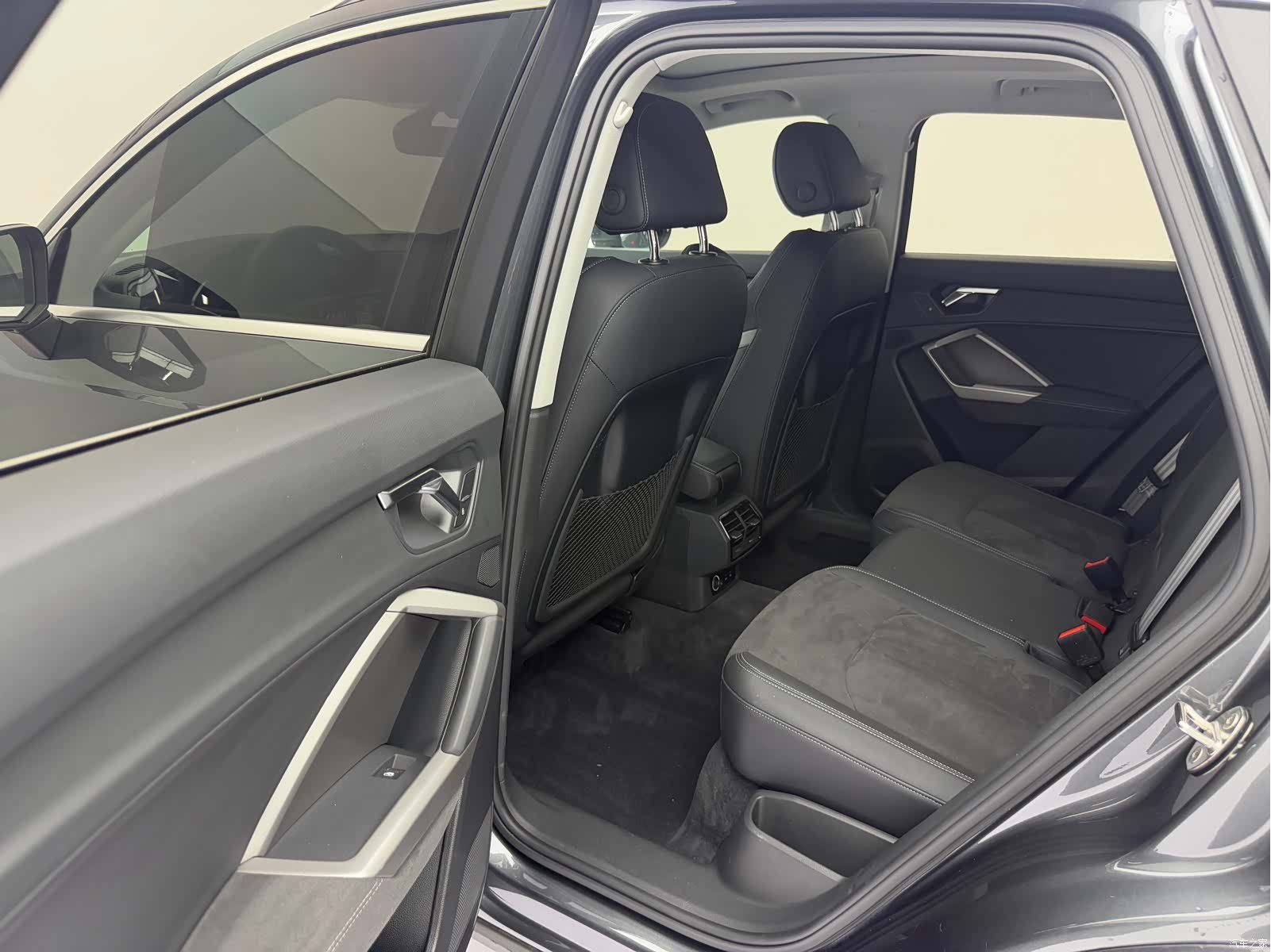 Audi Q3, 2023 14