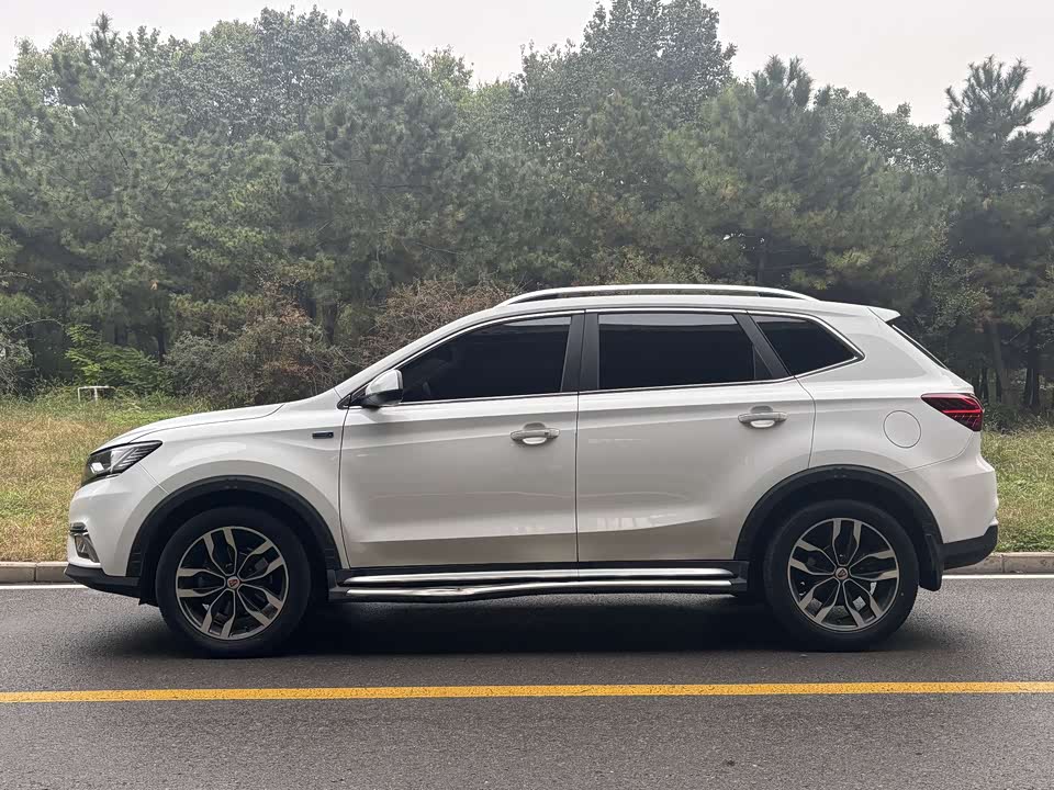 Roewe RX5