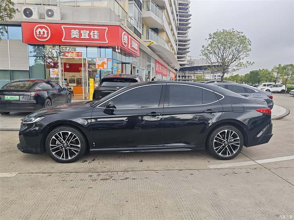 Toyota Camry, 2025 4