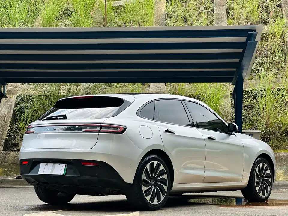 AITO Ask the world M5