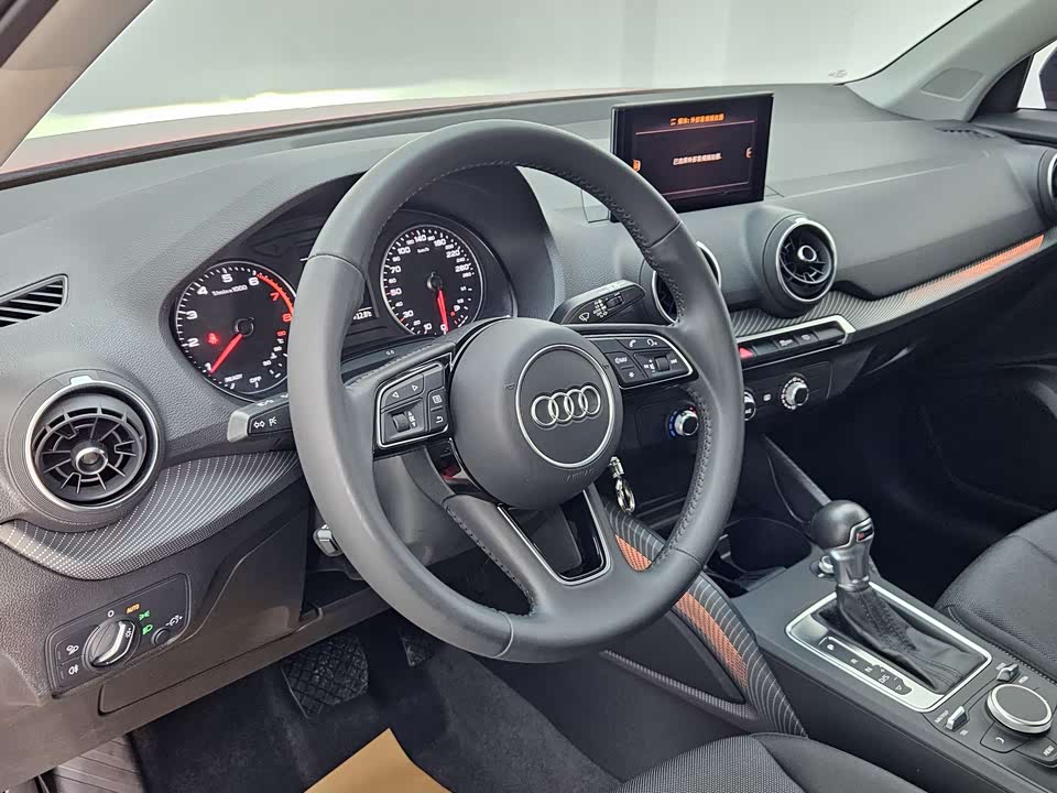 Audi Q2L