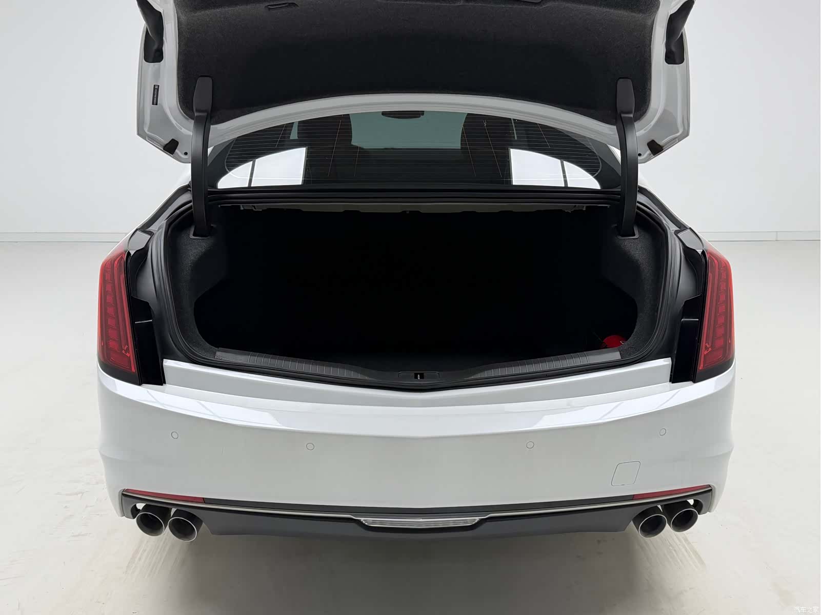 Cadillac CT6, 2023 10