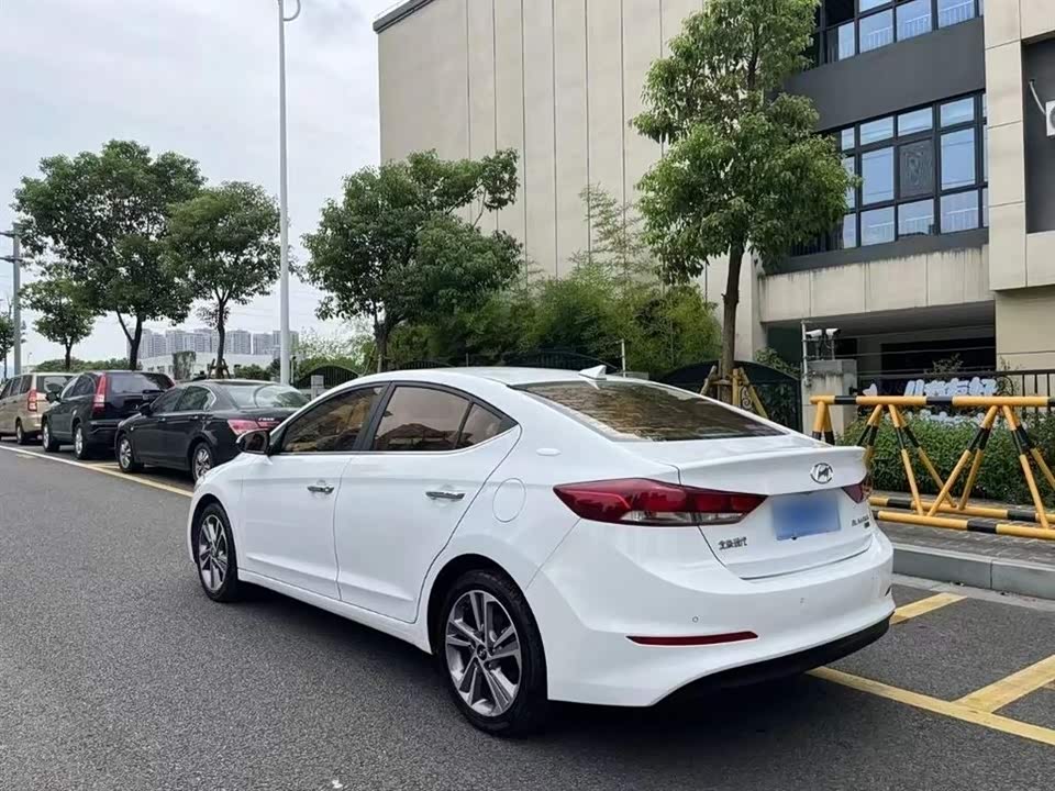Hyundai Lead