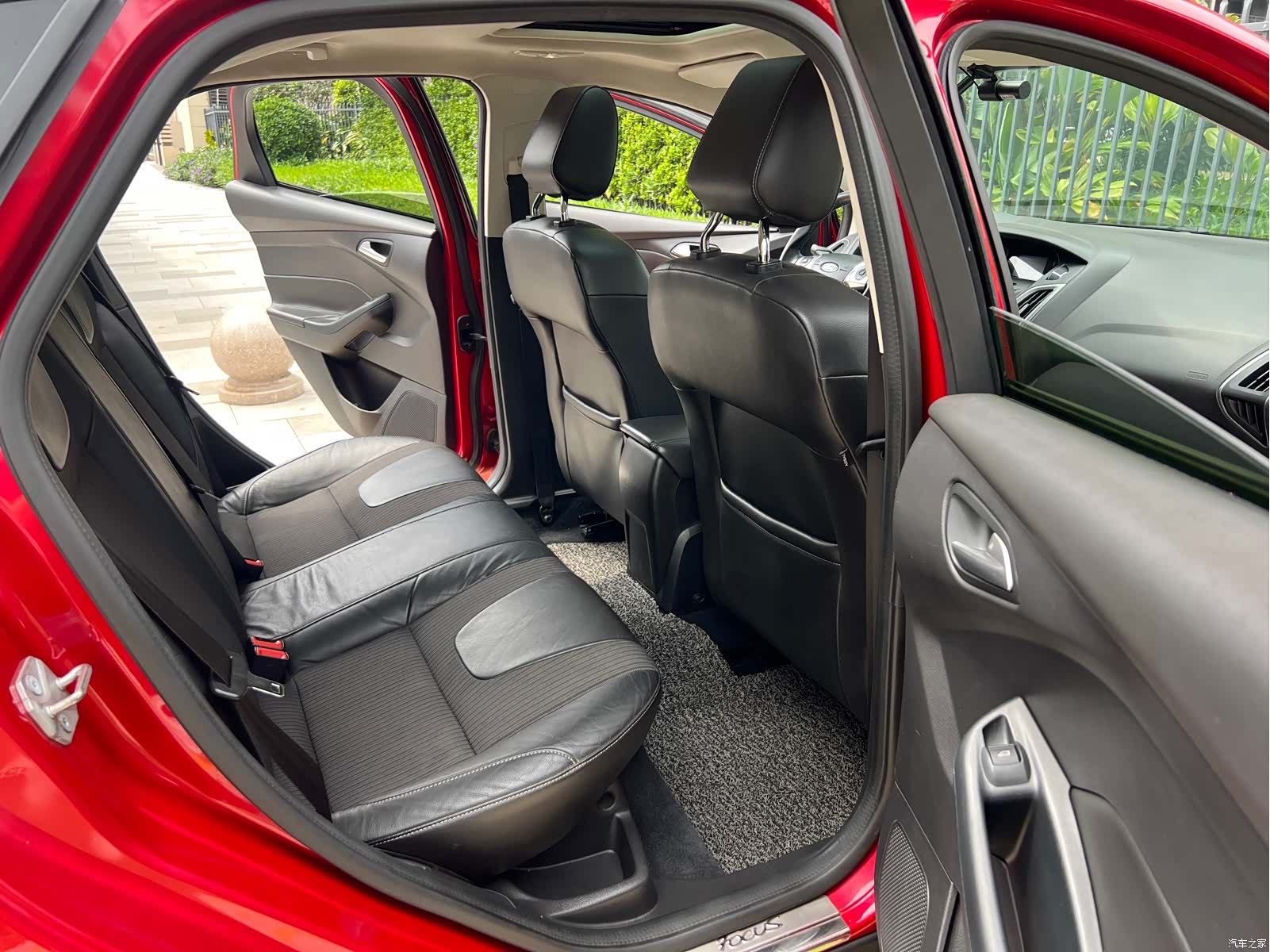 Ford Focus, 2014 9