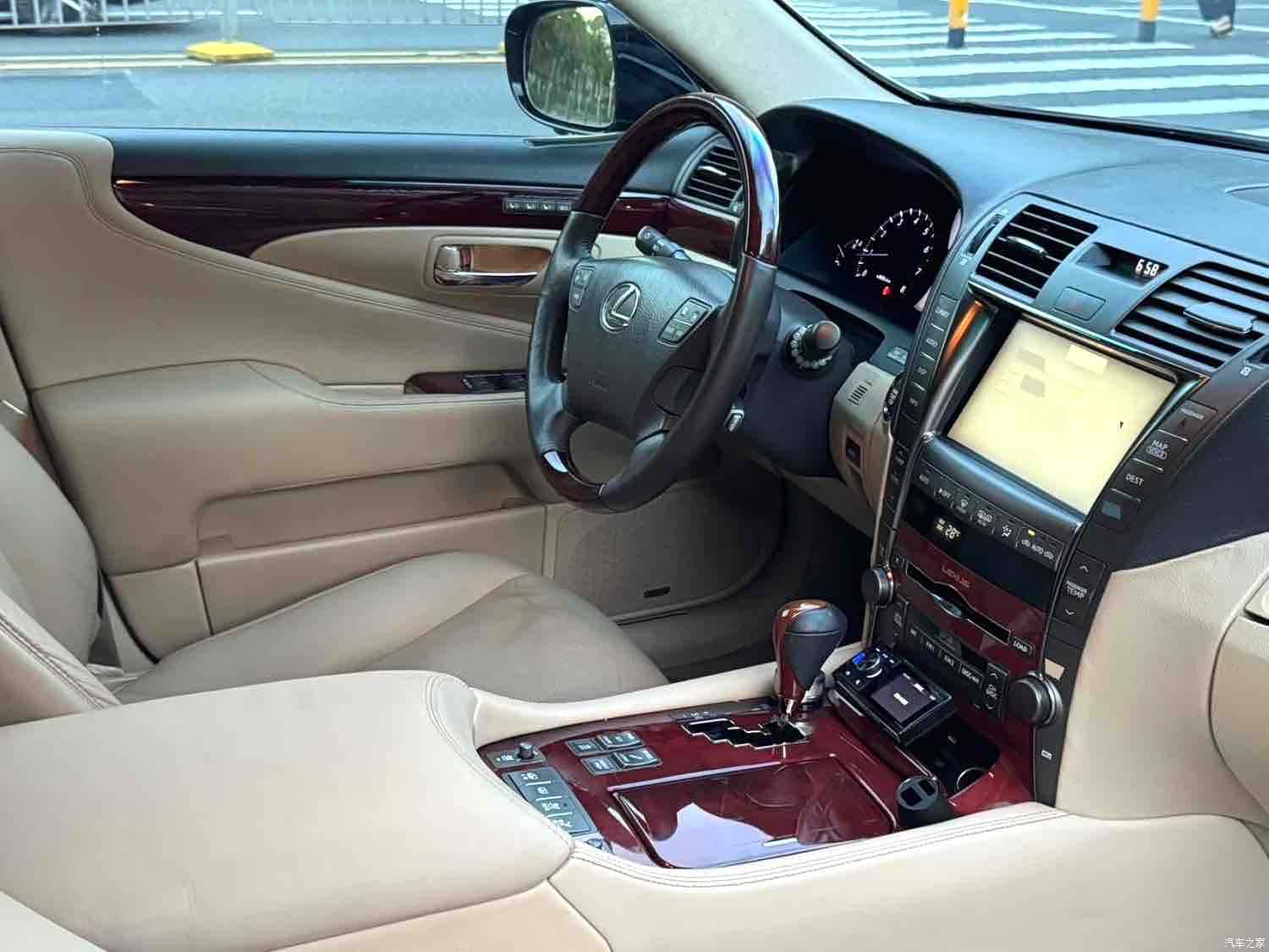 Lexus LS, 2008 15