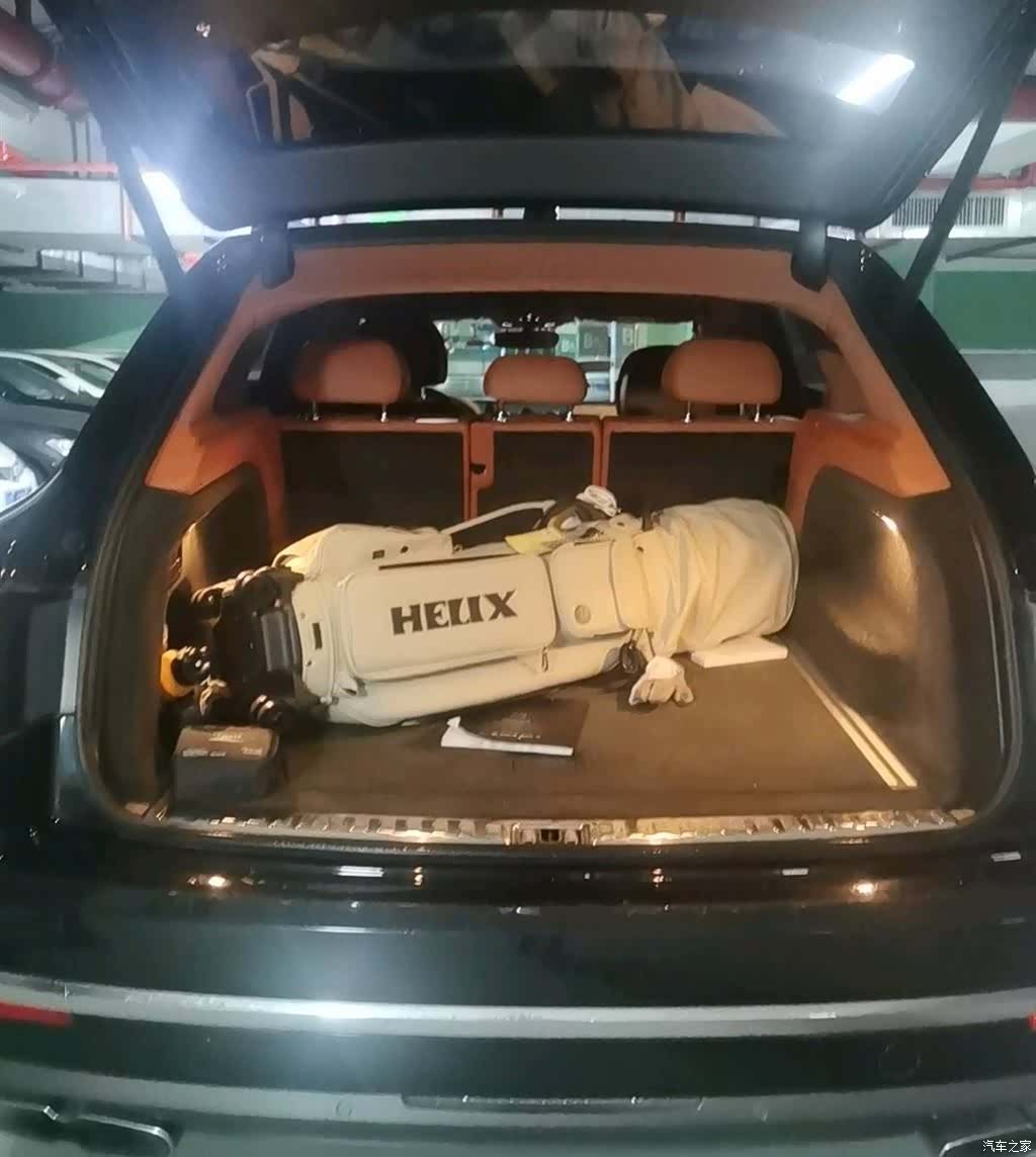 Bentley Bentayga, 2018 6