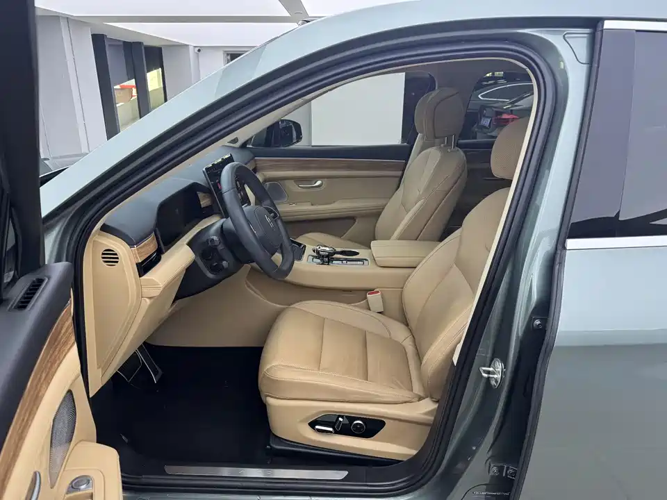 AITO Ask the world M5