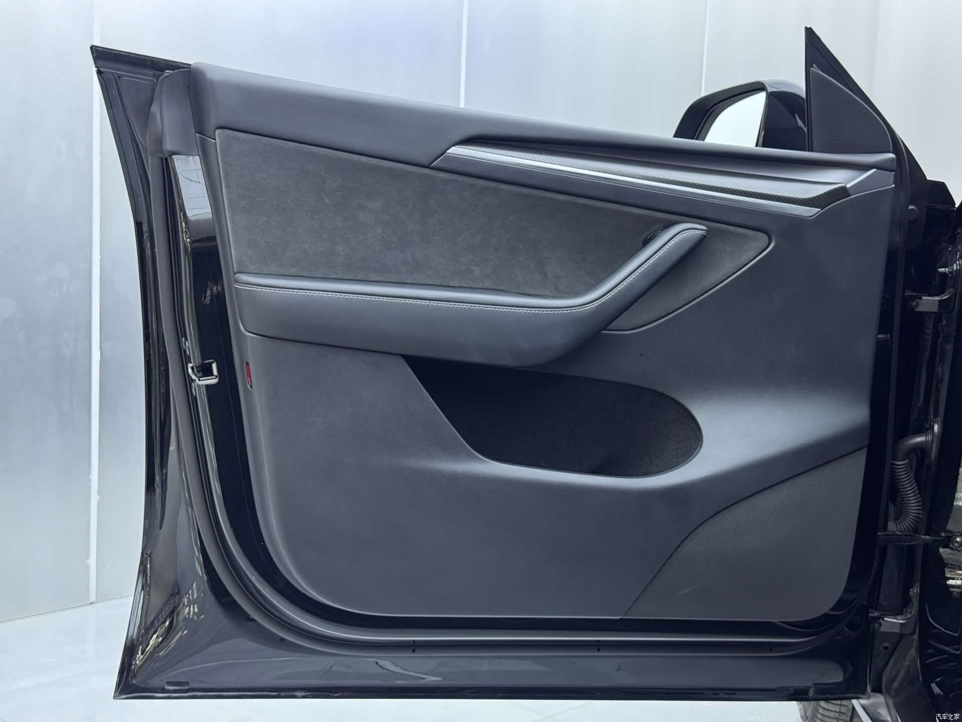Tesla Model Y, 2023 9