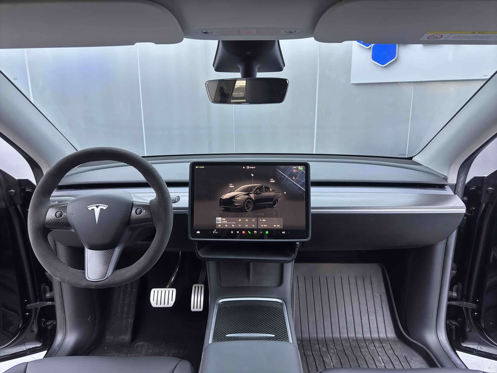 Tesla Model Y, 2023 18