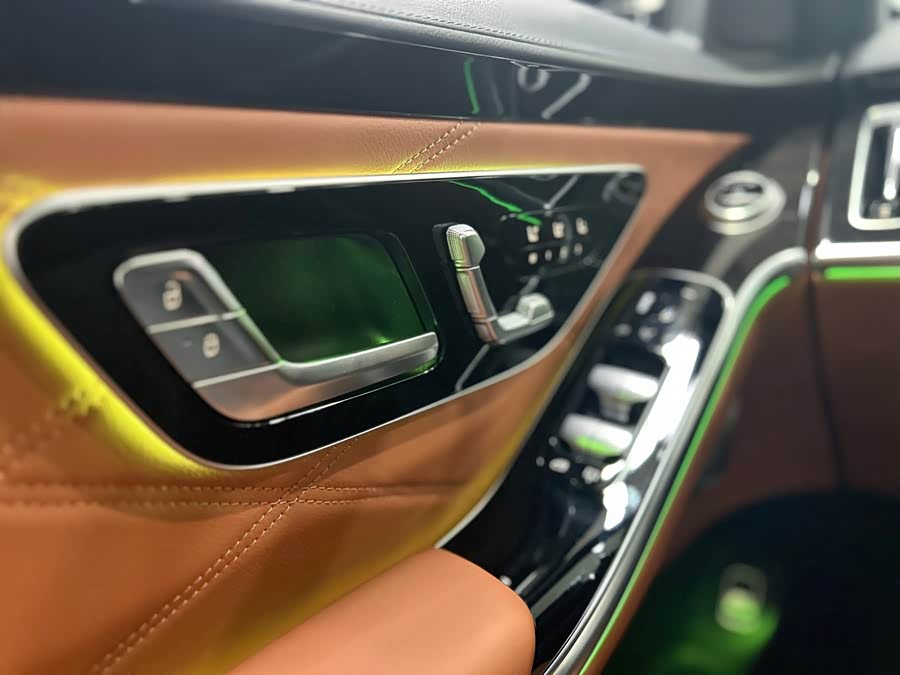 Mercedes-Benz Maybach S-Class 2025, фото 18