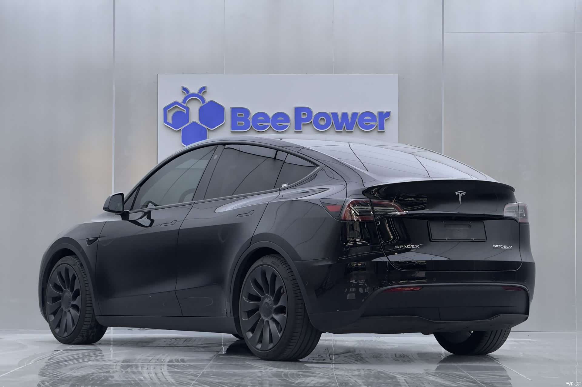 Tesla Model Y, 2023 8