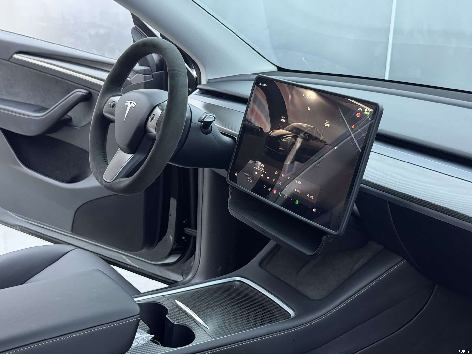 Tesla Model Y, 2023 17