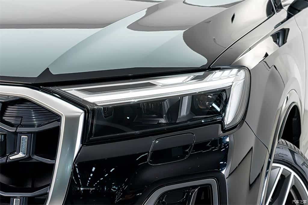 Audi Q7, 2024 4