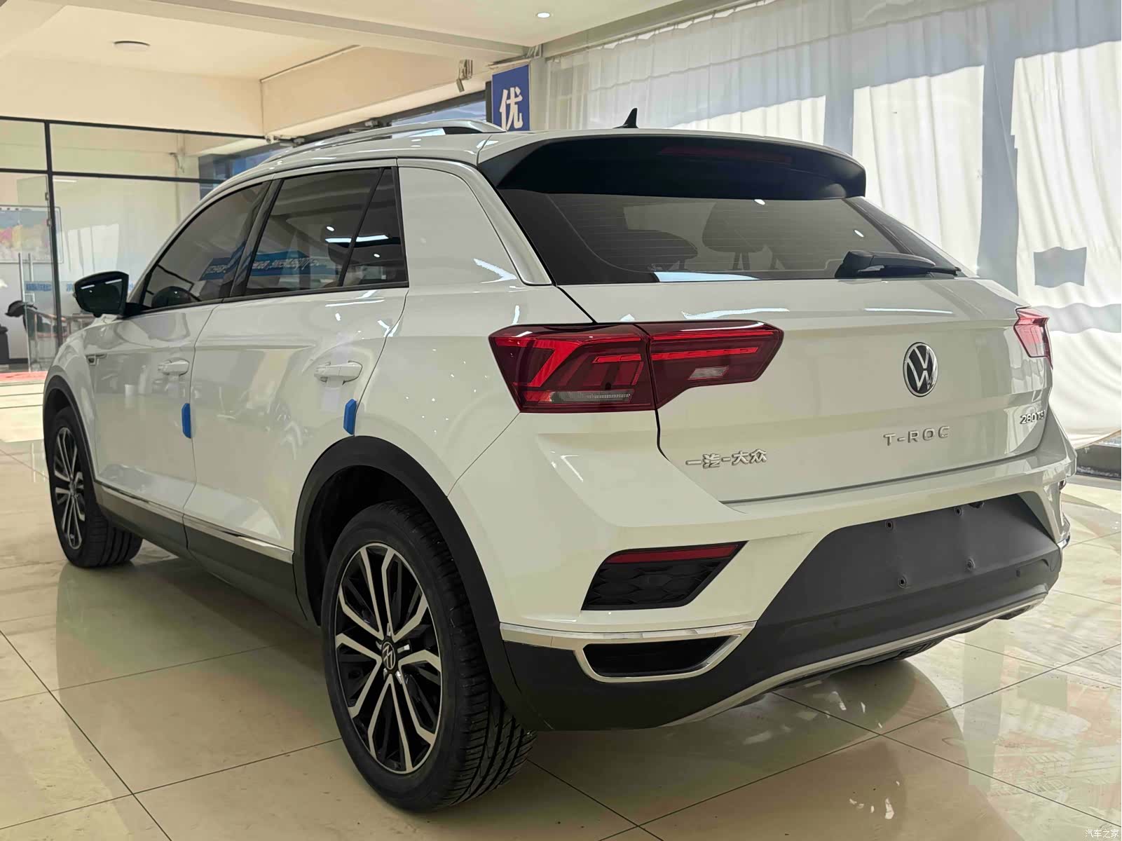 Volkswagen T-ROC, 2021 4
