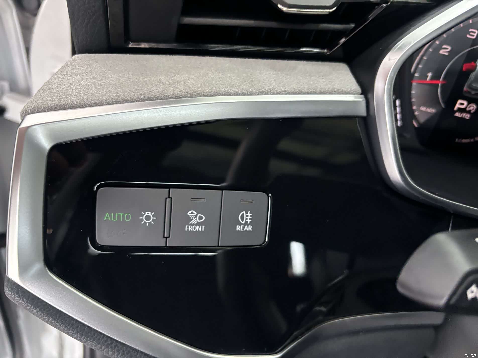 Audi Q3, 2025 14