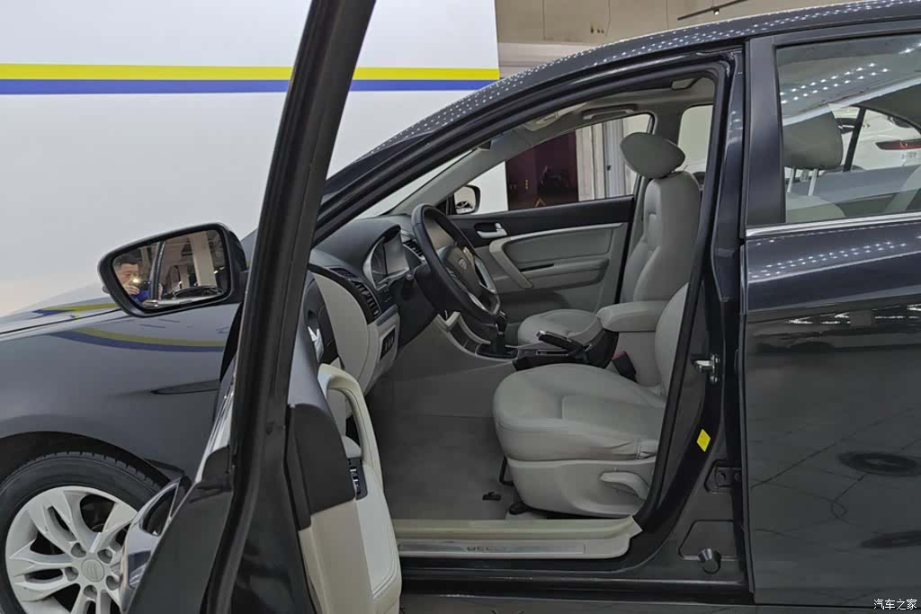 Geely Emgrand, 2015 9