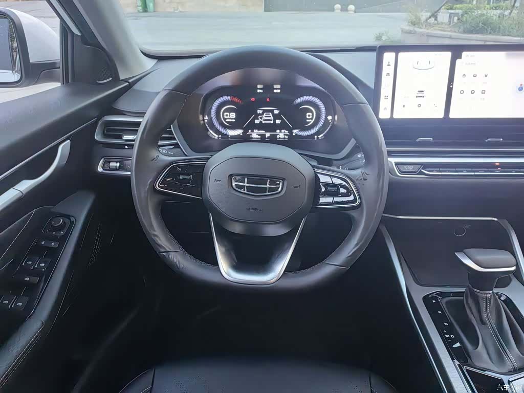 Geely Emgrand, 2024 3