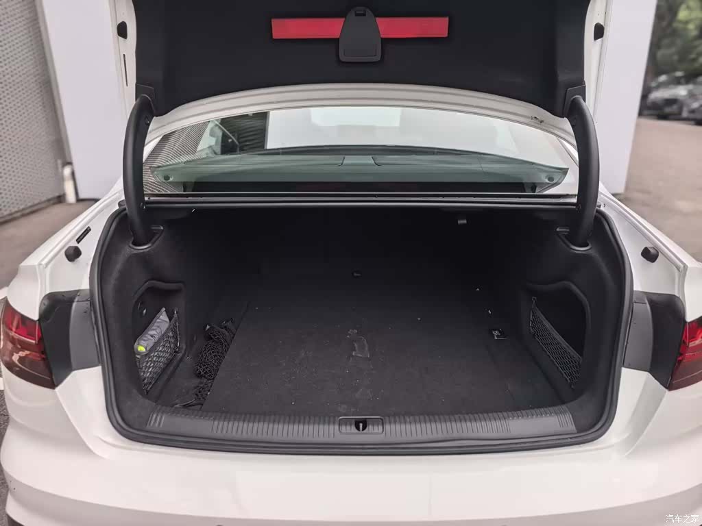 Audi A4L, 2025 10