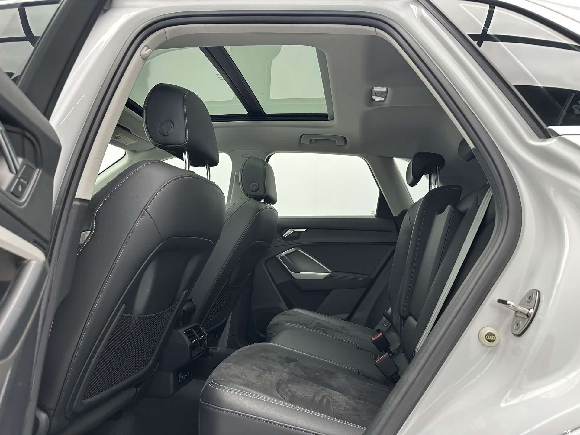 Audi Q3, 2022 6