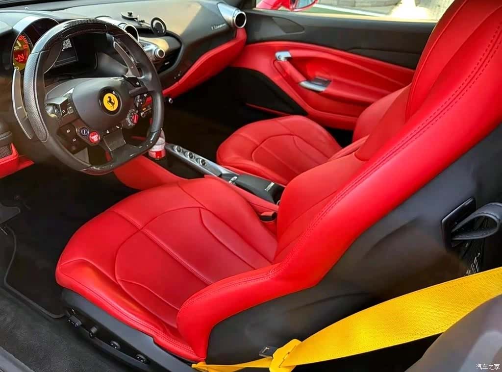 Ferrari F8, 2022 4