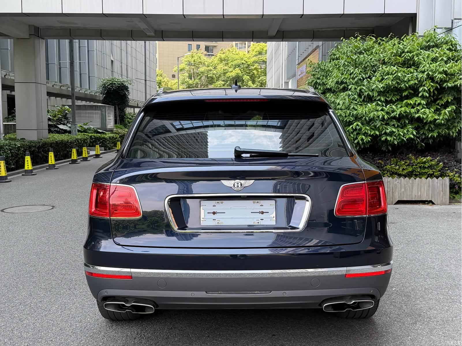 Bentley Bentayga, 2018 14