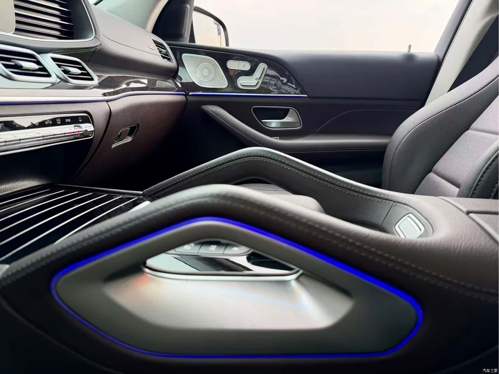 Mercedes-Benz GLE, 2023 15