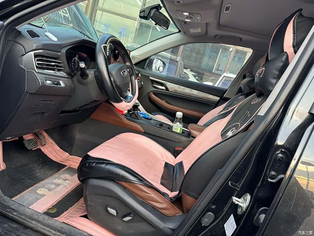 Geely X6, 2022 10