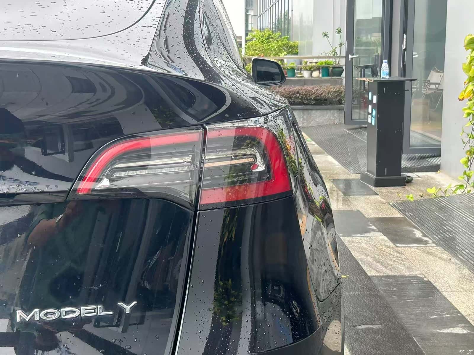 Tesla Model Y, 2023 7