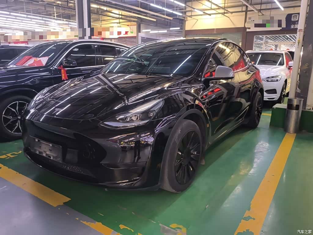 Tesla Model Y, 2023 1