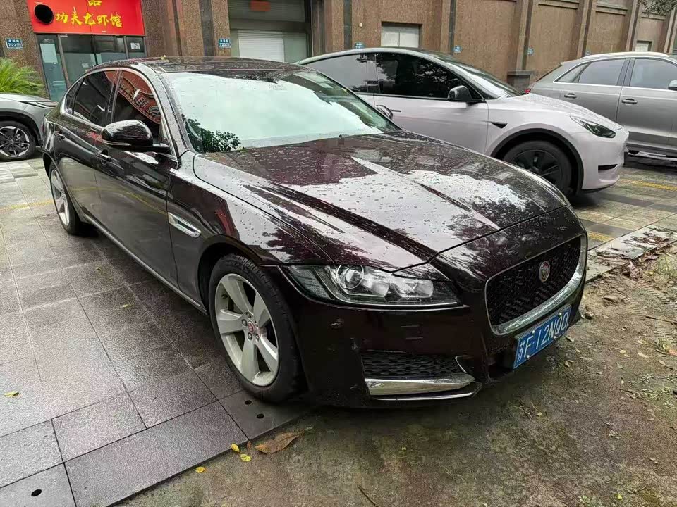 Jaguar XFL