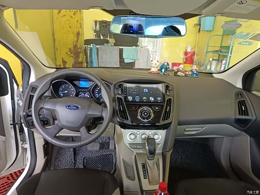 Ford Focus, 2015 10