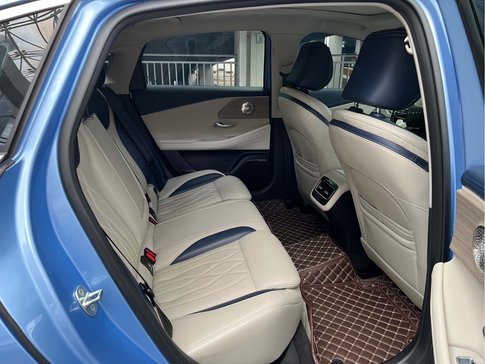 Chery Arrizo 8, 2022 7