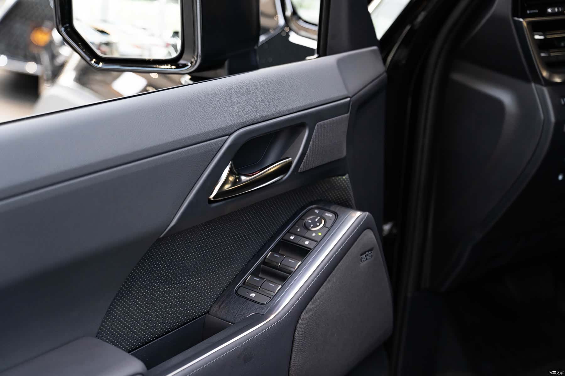 Lexus GX, 2025 21