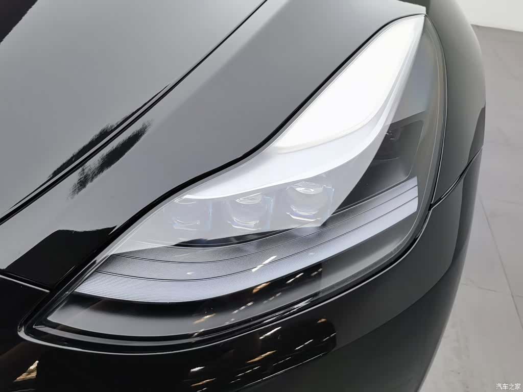 Tesla Model Y, 2024 7